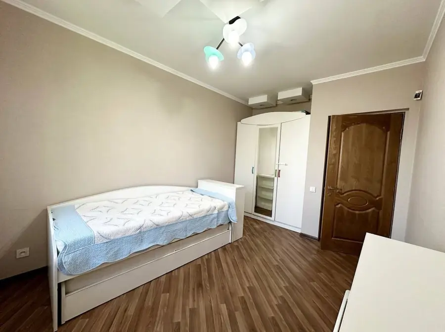3 xonali kvartira − 80 m², 2/9 qavat