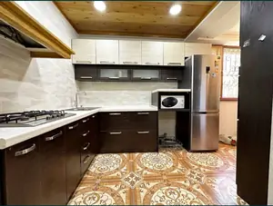 Сдается 3-комнатная квартира − 80 м²