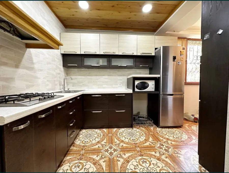 Сдается 3-комнатная квартира − 80 м²