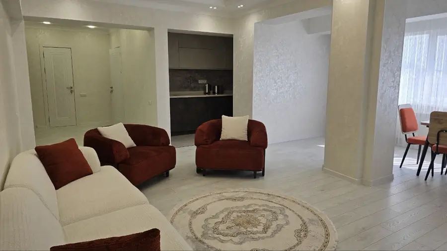 2 xonali kvartira − 77 m², 4/7 qavat