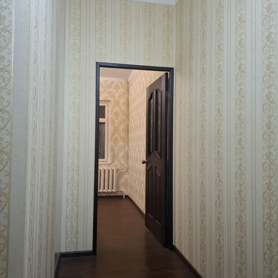 1-комнатная квартира − 42 м², 2/4 этаж