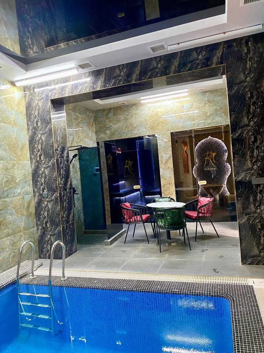 Посуточно 2-этажный дом − 250 м²