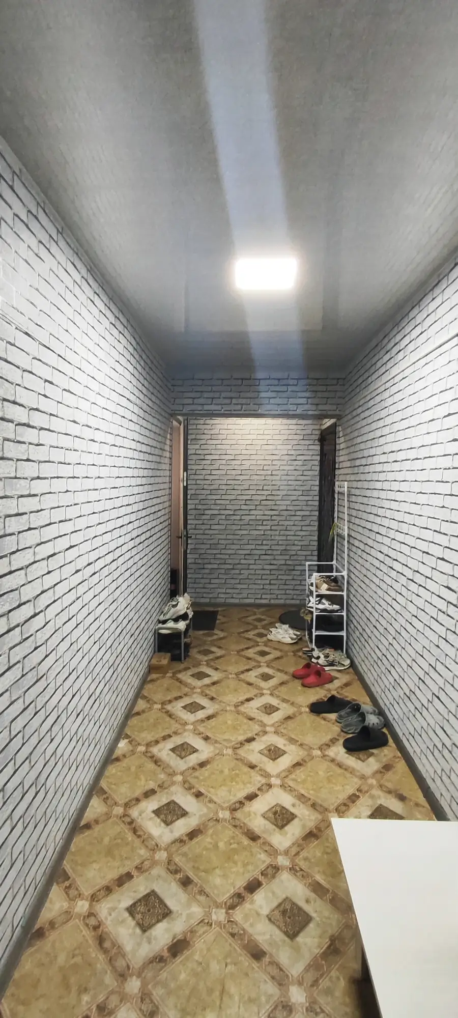 Продается 2-комнатная квартира − 67 м²