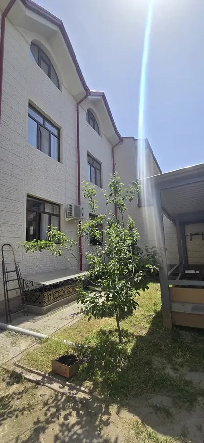 5 dan ortiq xonali kvartira − 207 m², 1/2 qavat