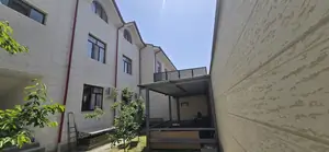 5 dan ortiq xonali kvartira − 207 m², 1/2 qavat