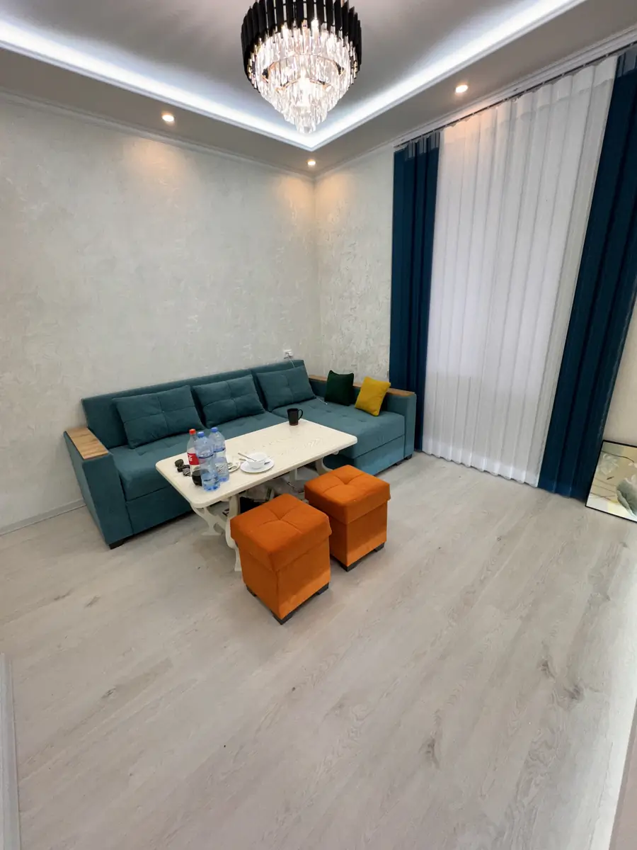 2 xonali kvartira sotiladi − 52 m²