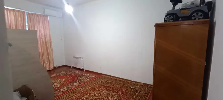 3 xonali kvartira sotiladi − 96 m²