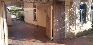 1 qavatli uy − 350 m², 8 sot. 