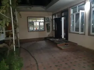 Продается 1-этажный дом − 350 м²