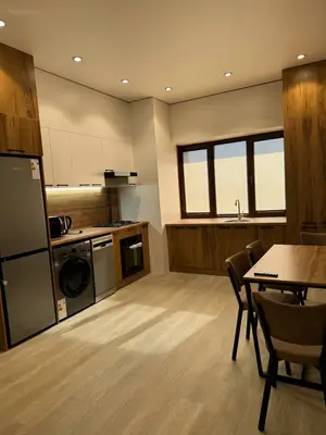 Сдается 2-комнатная квартира − 62 м²