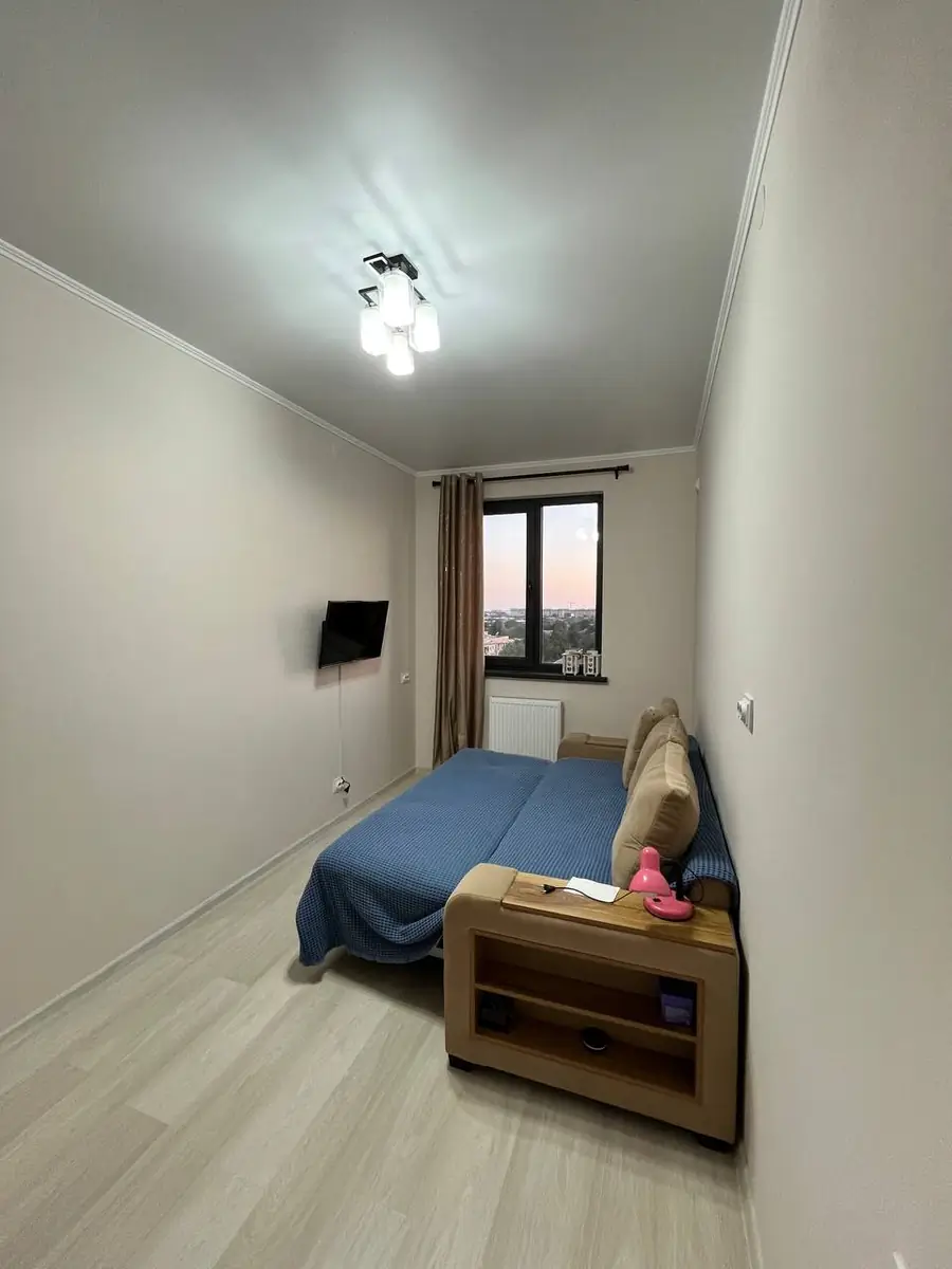 2 xonali kvartira sotiladi − 38 m²