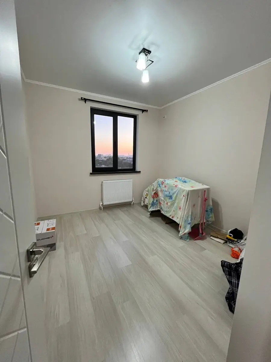 2 xonali kvartira sotiladi − 38 m²