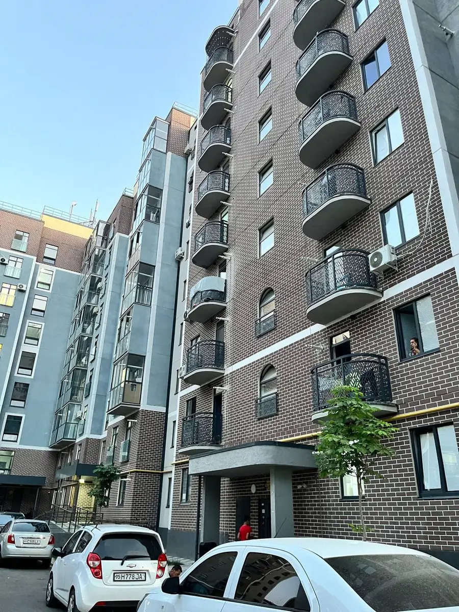 2 xonali kvartira sotiladi − 38 m²