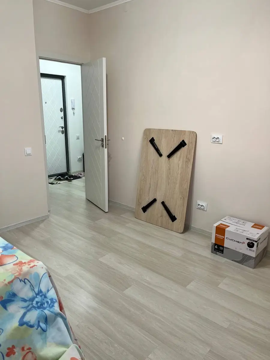 2 xonali kvartira sotiladi − 38 m²