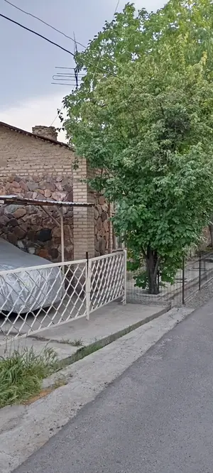 1 qavatli uy − 253 m², 253 sot. 