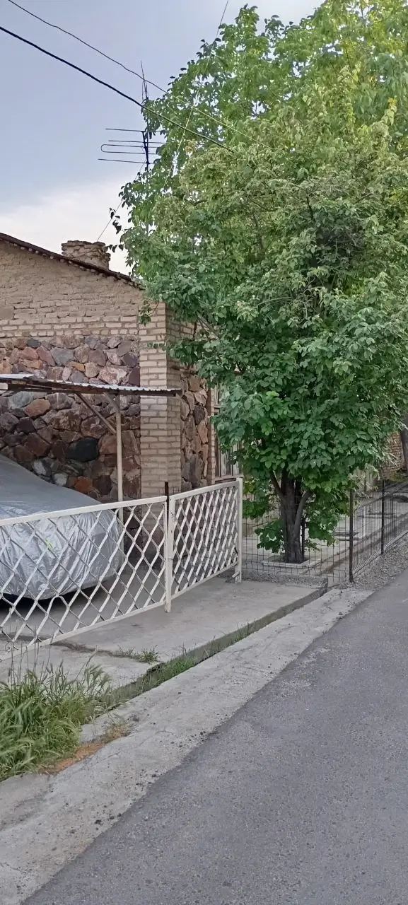 1 qavatli uy − 253 m², 253 sot. 