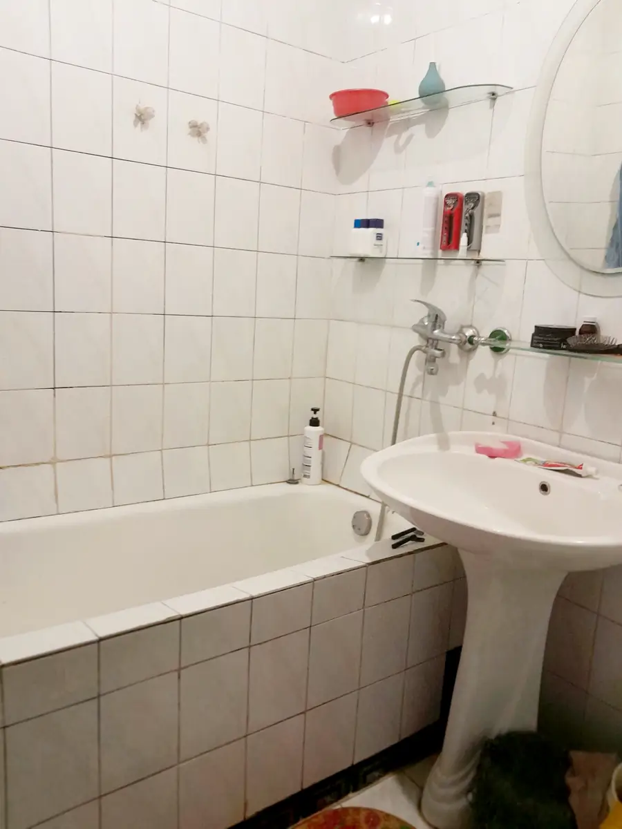 Продается 4-комнатная квартира − 110 м²
