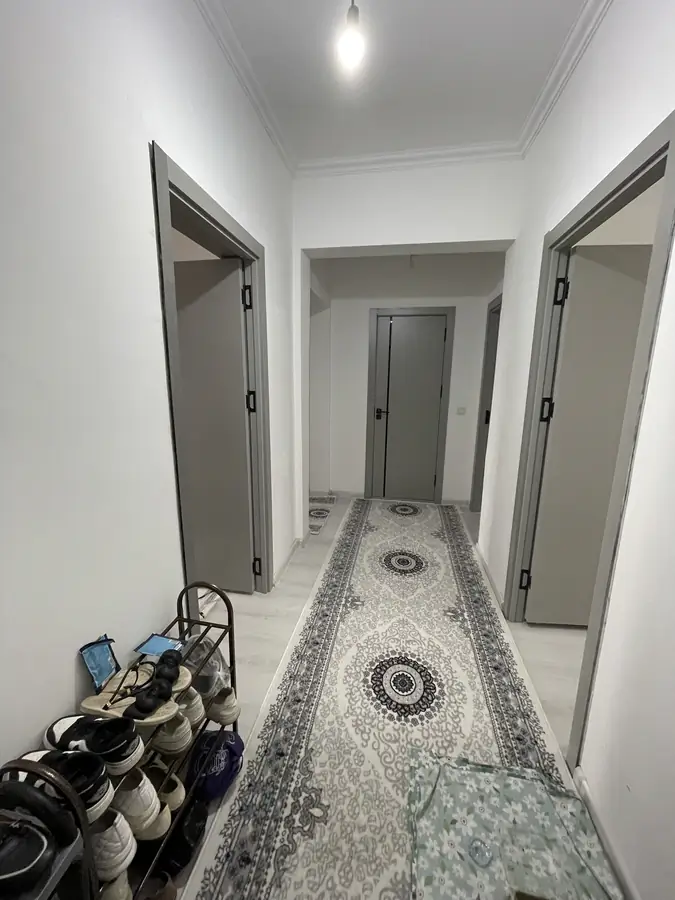 Сдается 3-комнатная квартира − 150 м²