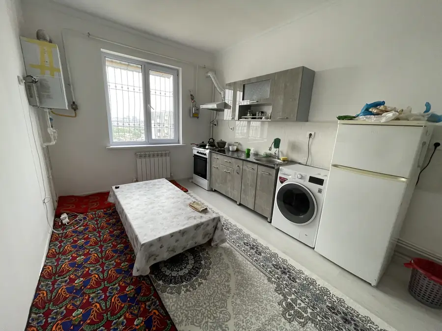 Сдается 3-комнатная квартира − 150 м²