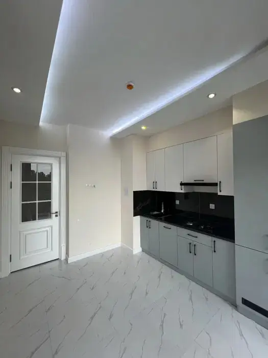 Сдается 1-комнатная квартира − 42 м²