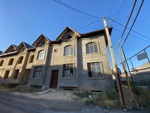 Продается 3-этажный дом − 600 м²