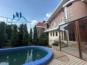 Ijaraga 3 qavatli uy − 12 m²