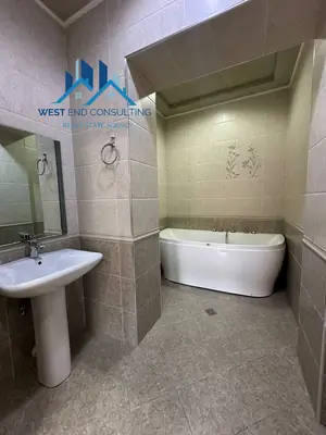 Ijaraga 3 qavatli uy − 12 m²
