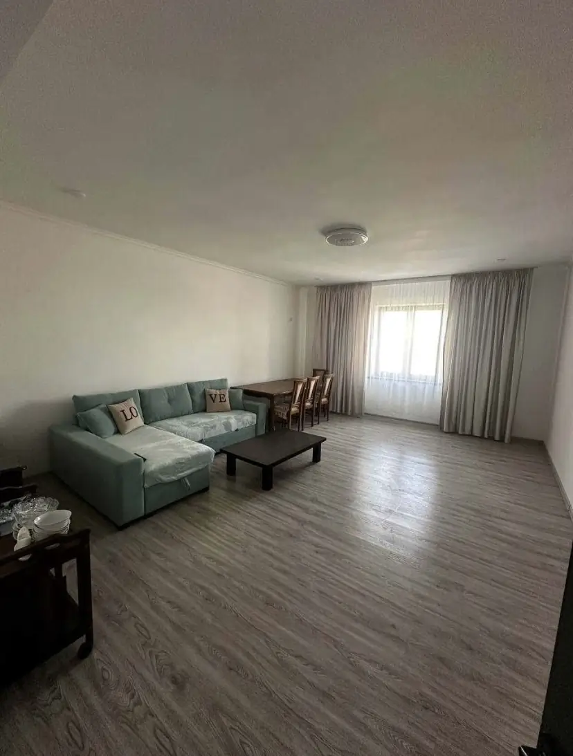 3 xonali kvartira sotiladi − 115 m²