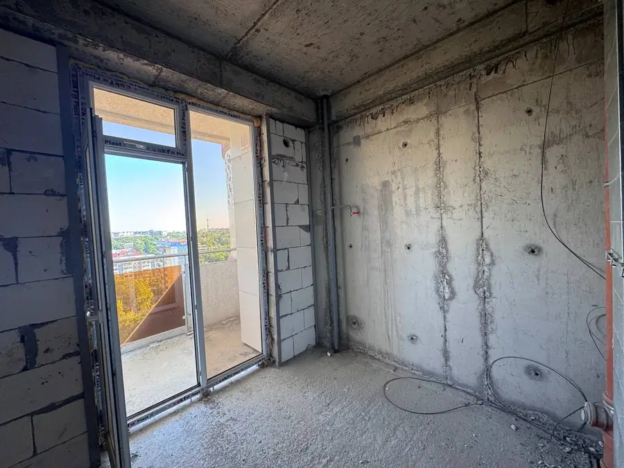 1 xonali kvartira sotiladi − 48 m²