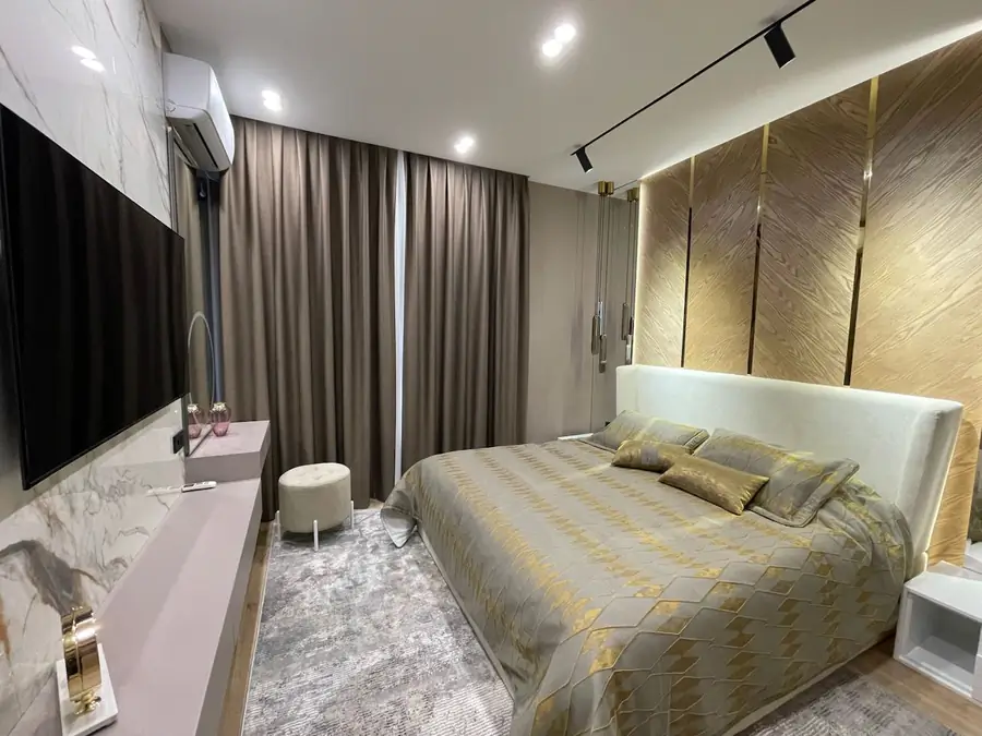 Сдается 2-комнатная квартира − 53 м²