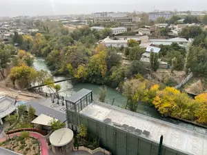 Сдается 2-комнатная квартира − 53 м²
