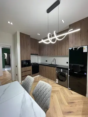 Сдается 3-комнатная квартира − 87 м²