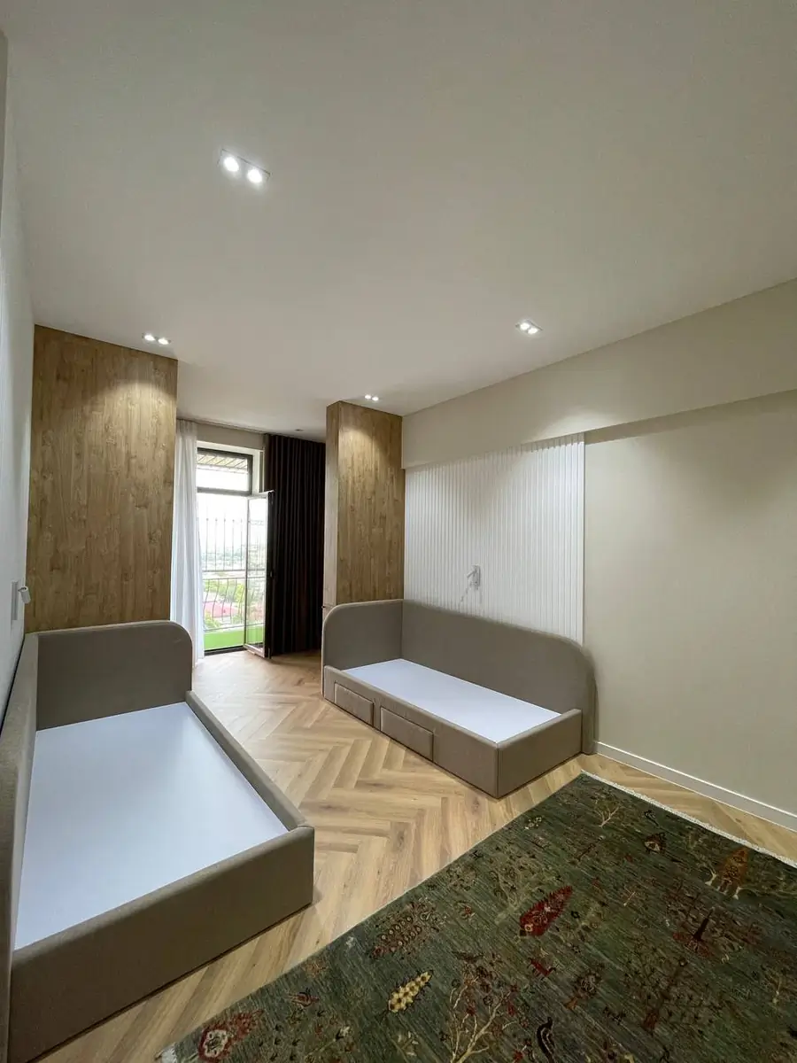 Сдается 3-комнатная квартира − 87 м²