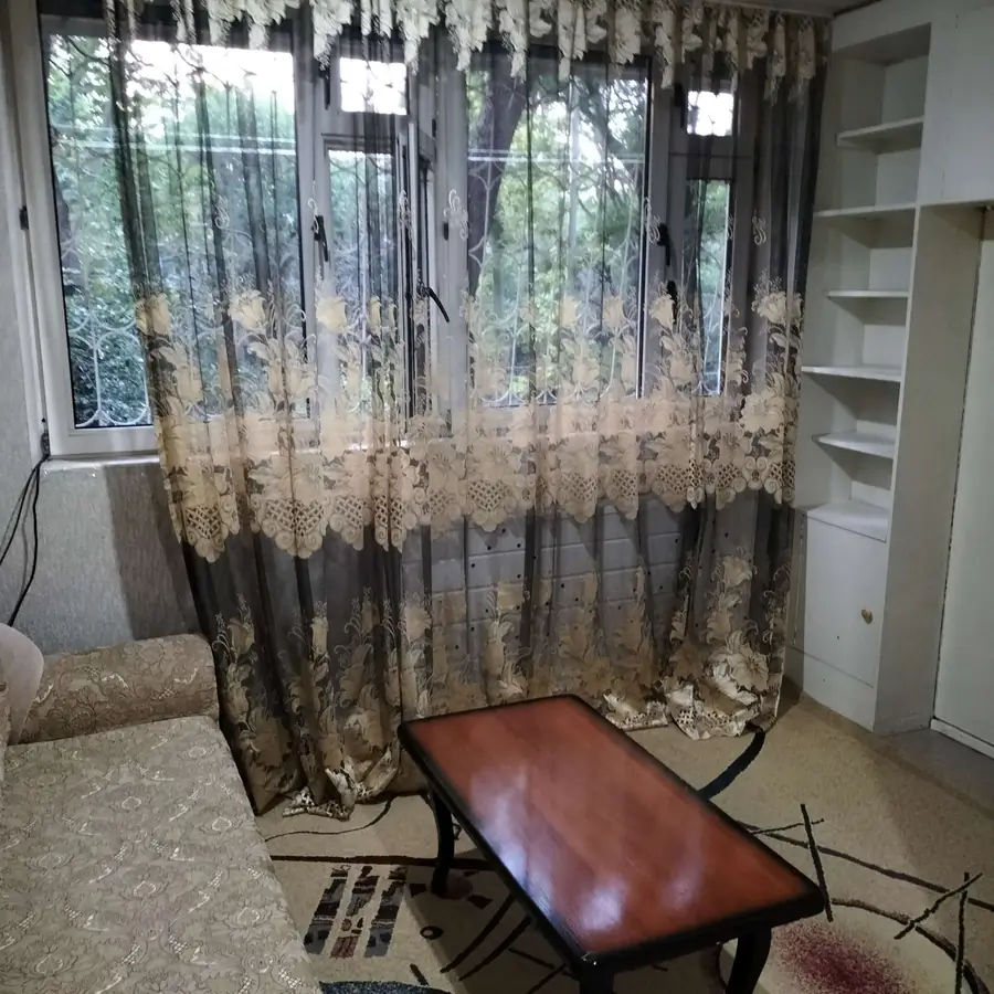 1-комнатная квартира − 45 м², 2/4 этаж