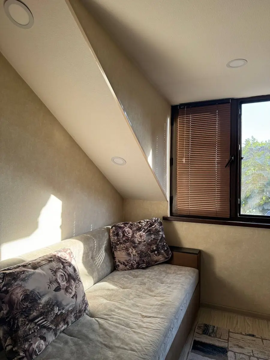 1 xonali kvartira sotiladi − 20 m²