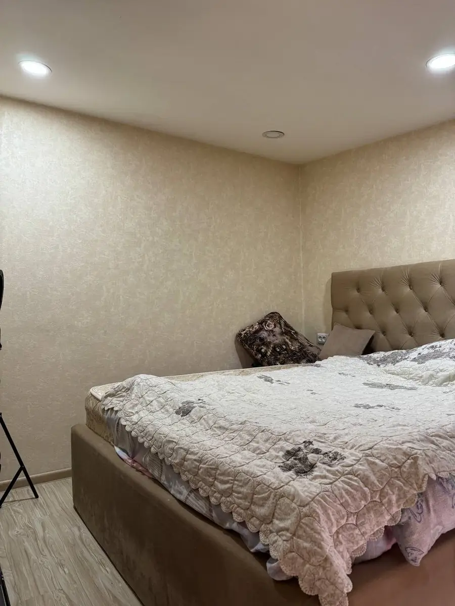 1 xonali kvartira sotiladi − 20 m²