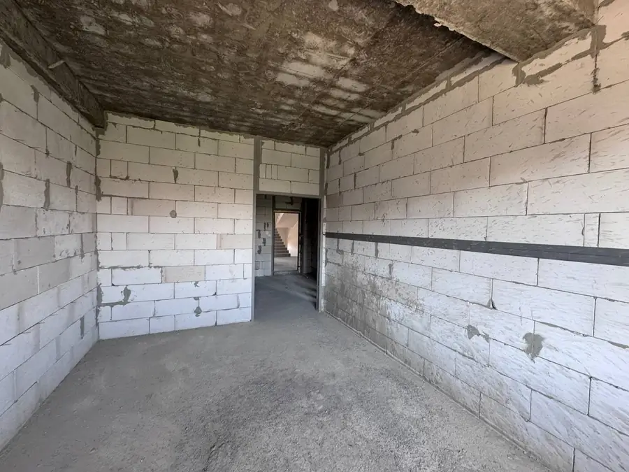 1 xonali kvartira sotiladi − 38 m²