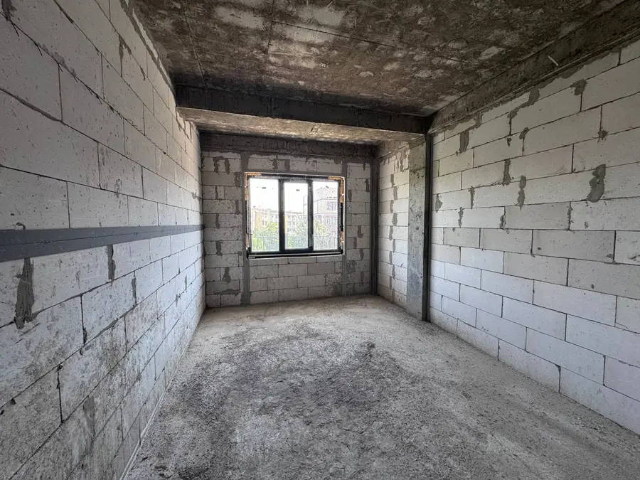 1 xonali kvartira sotiladi − 38 m²