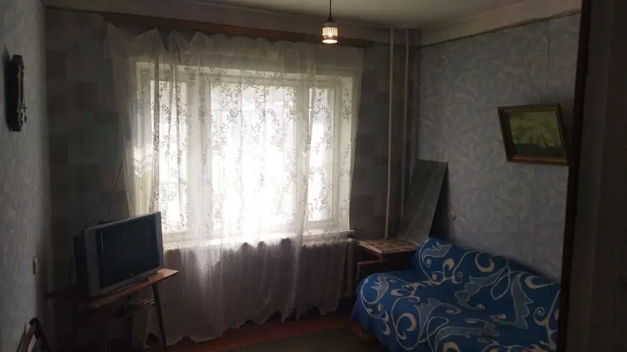 3 xonali kvartira sotiladi − 50 m²