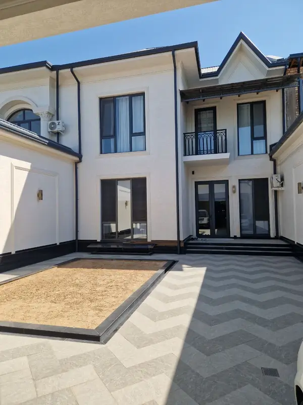 2 qavatli uy − 360 m², 3 sot. 