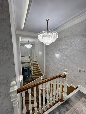 2 qavatli uy − 360 m², 3 sot. 