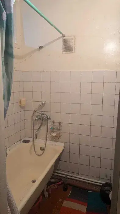 1 xonali kvartira sotiladi − 43 m²