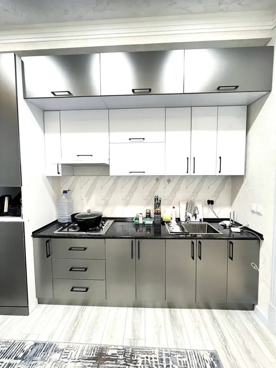 2 xonali kvartira sotiladi − 85 m²