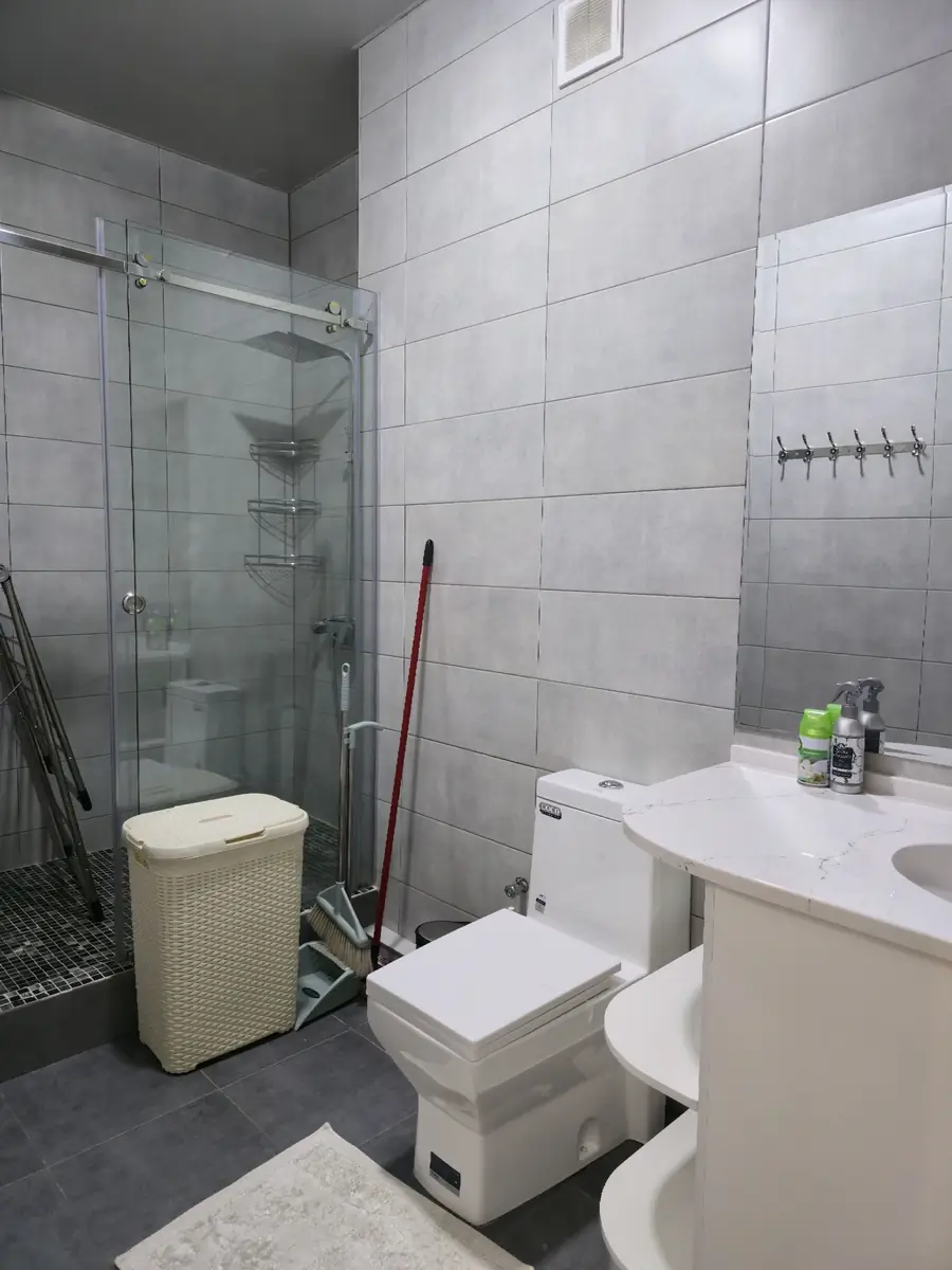 Сдается 3-комнатная квартира − 100 м²