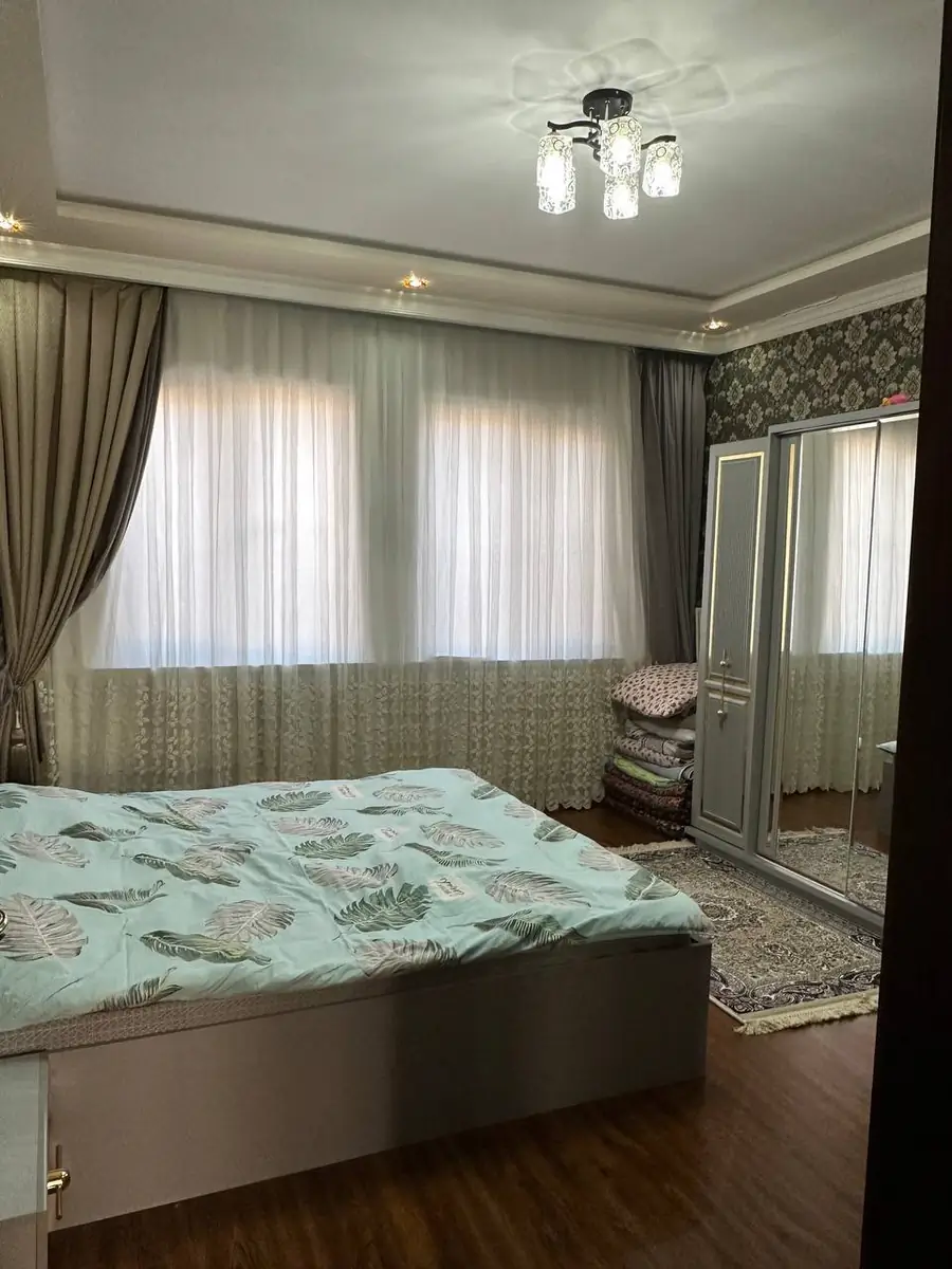 2 qavatli uy − 265 m², 8.7 sot. 
