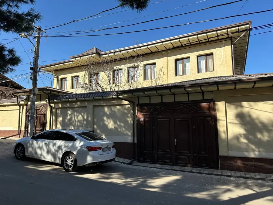 Продается 2-этажный дом − 265 м²