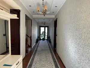 Продается 2-этажный дом − 265 м²