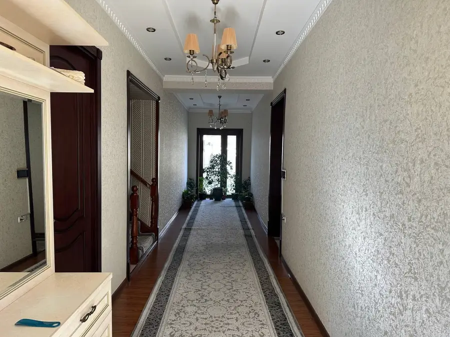 Продается 2-этажный дом − 265 м²