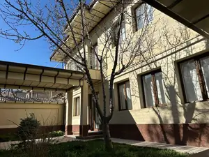 Продается 2-этажный дом − 265 м²