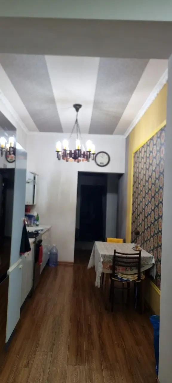 4 xonali kvartira sotiladi − 120 m²